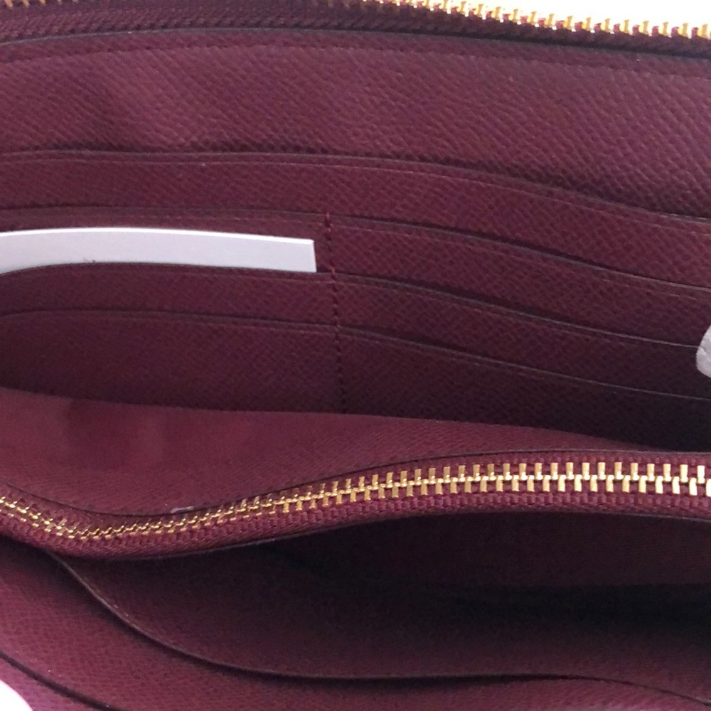 Coach wristlet 🆕 Burgundy - Picture 7 of 8